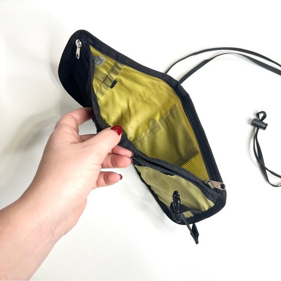Mountain Equipment Co-Op Travel Crossbody Side Sling Wallet Y2K Gorpcore - Picture 4 of 12